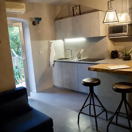 Al Monolocale Del Gabbiano. Citra 011016-lt-0623 *